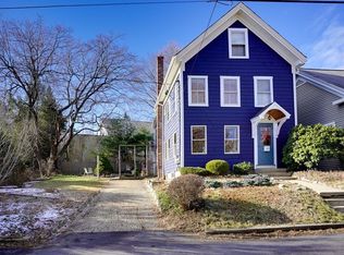 43 Lincoln St, Medway, MA 02053