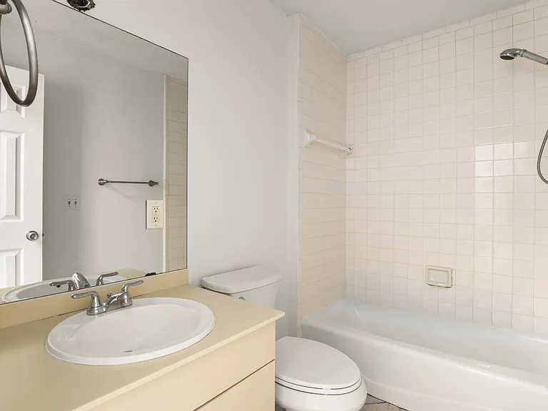 Secondary bedroom ensuite