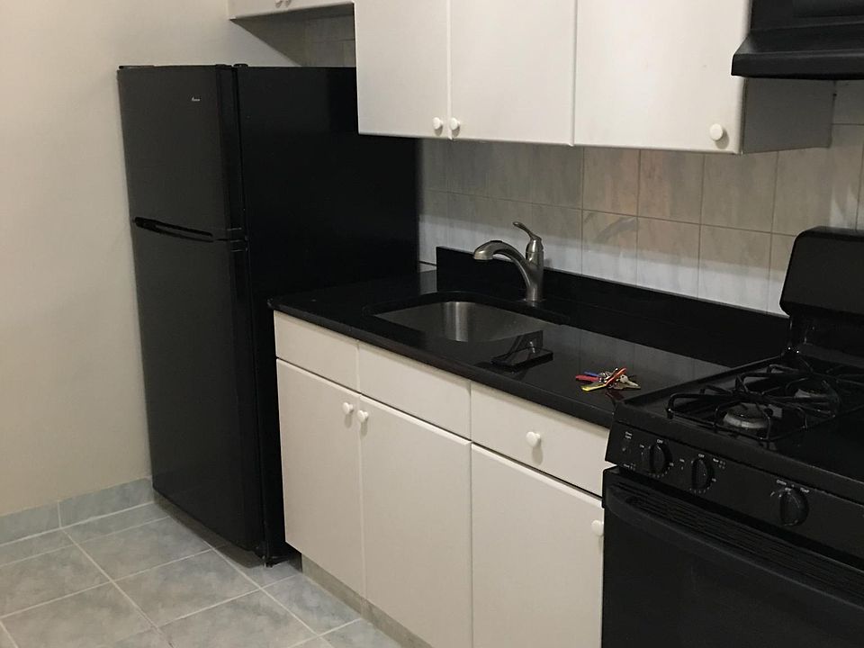 1st image of 2741 Batchelder St #1