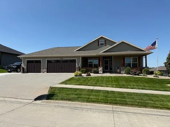 3609 Lakepark Ln, Hastings, NE 68901