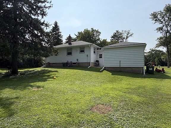 3rd image of 618 N Miller Ave