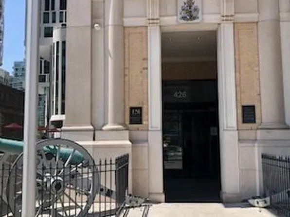 426 University Ave, Toronto, ON