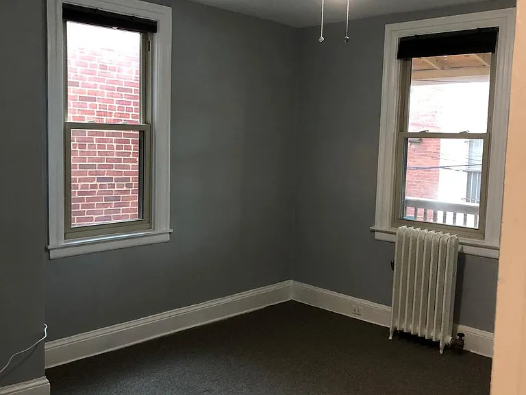 Second bedroom.
