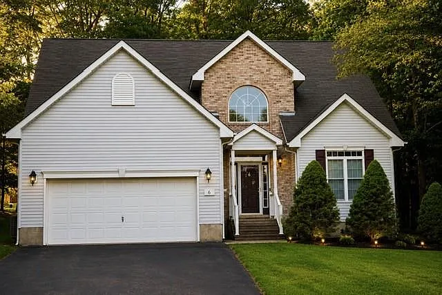 6 Deerfield Dr