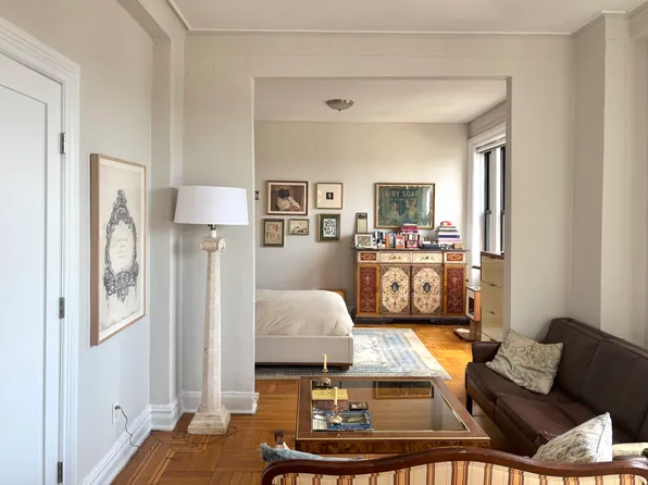 949 West End Avenue image 1 of 21