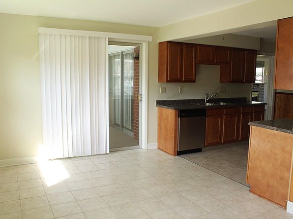 breakfast/dining room