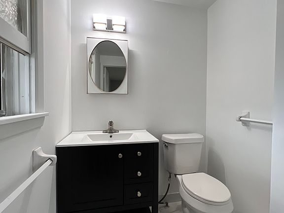 5th image of 337 Carmen Rd APT 1