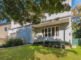 5 Spencer Ct, Huntington Station, NY 11746