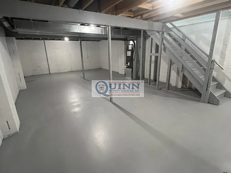 150 E Village Rd — Photo 11