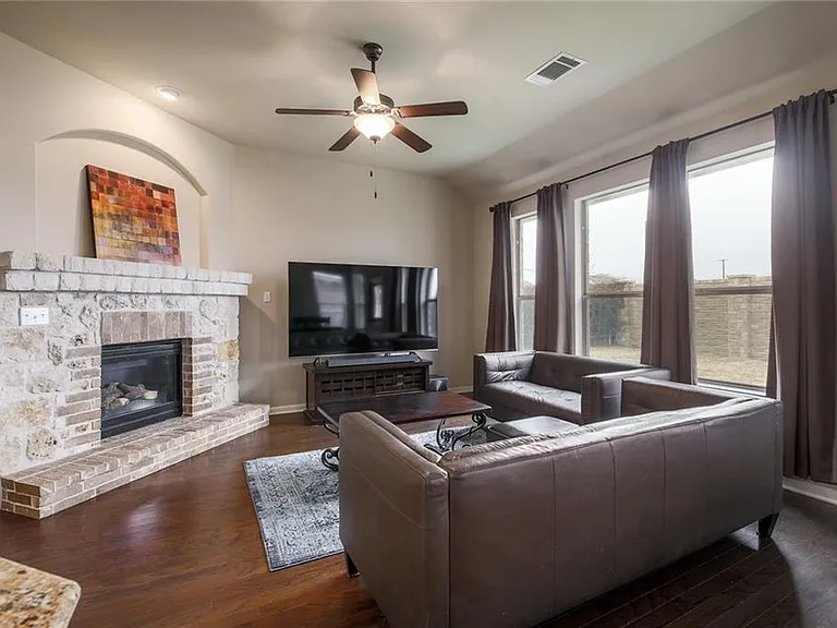 124 Navigator Dr — Photo 4