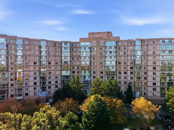 19385 Cypress Ridge Ter Unit 405, Lansdowne, VA 20176