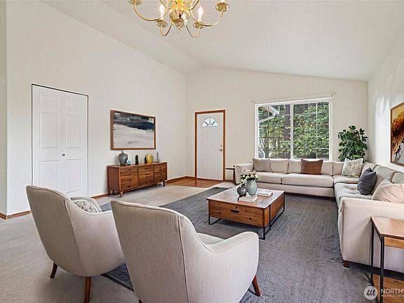 4th image of 22342 Glenview Ct SE