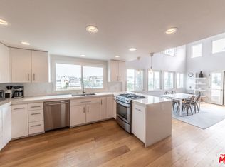 29 Lighthouse St #PENTHOUSE 3, Marina Del Rey, CA 90292
