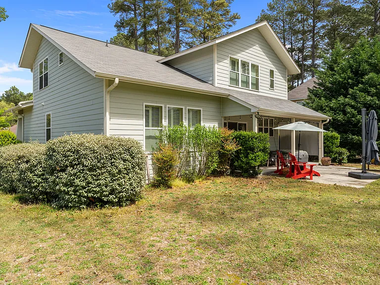 155 Devon Cir — Photo 11