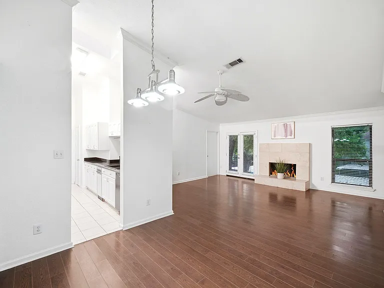 2425 Augusta Dr #22 — Photo 12