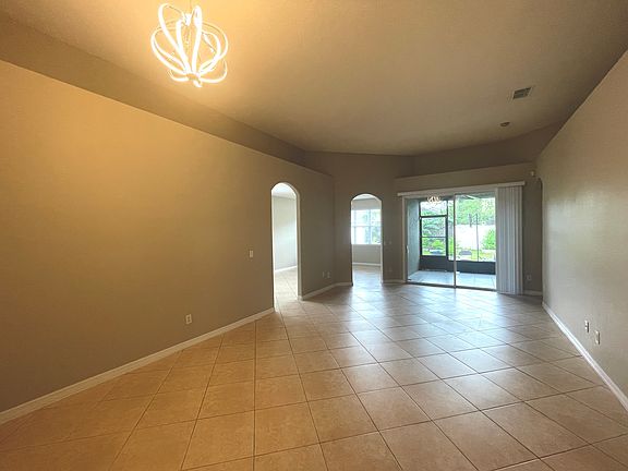 5th image of 1807 White Heron Bay Cir