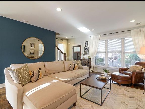 2nd image of 804 Lancaster Way
