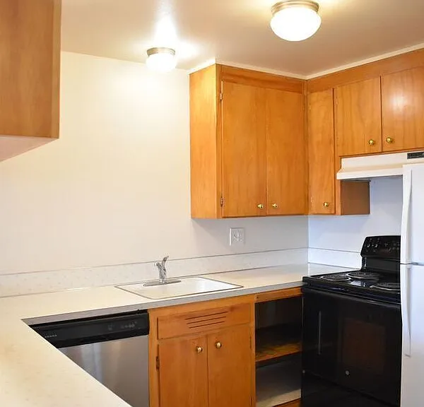 3035 NE 130th St #6 — Photo 3