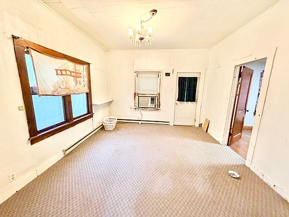 4th image of 301 N McLaren St