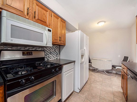 5th image of 1216 Edna St SE