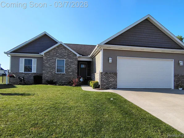 2821 Berkshire St, Lapeer, MI 48446