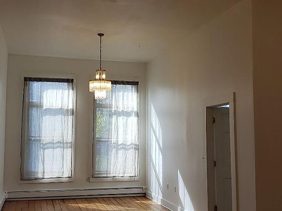 4th image of 413 Cedar Ave S #1
