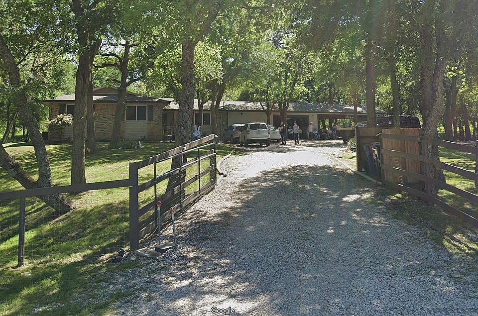 1st image of 16065 Mulberry Dr