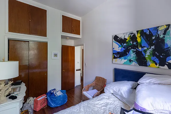 Rented by Bond New York | media 75