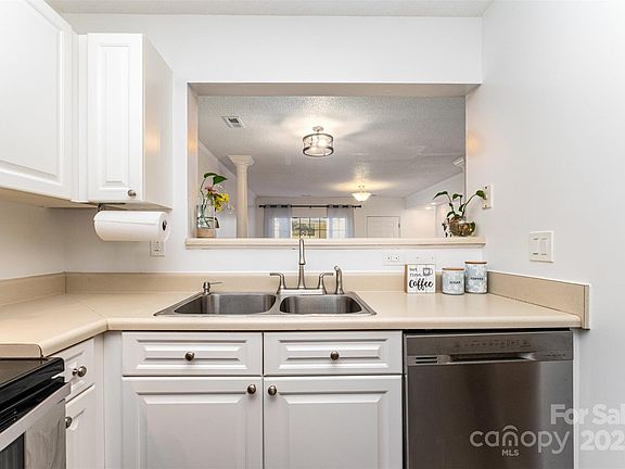 5th image of 3657 Melrose Cottage Dr