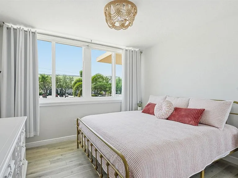 223 Island Way #2D — Photo 27