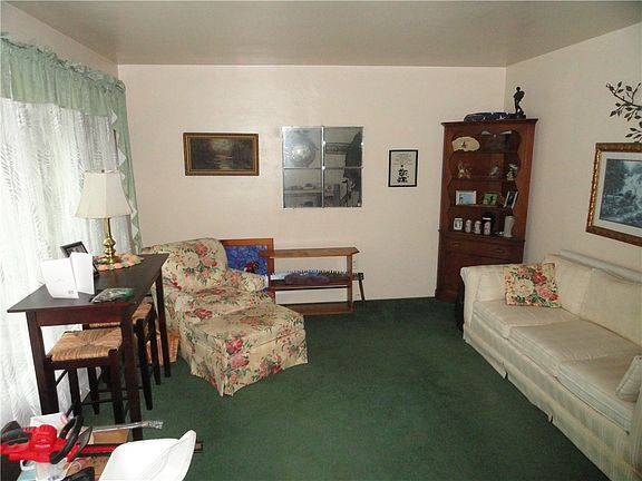 4th image of 2049 Prospect Rd