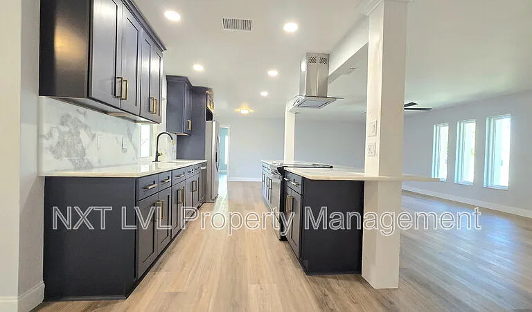 5316 SW 8th Ct — Photo 8