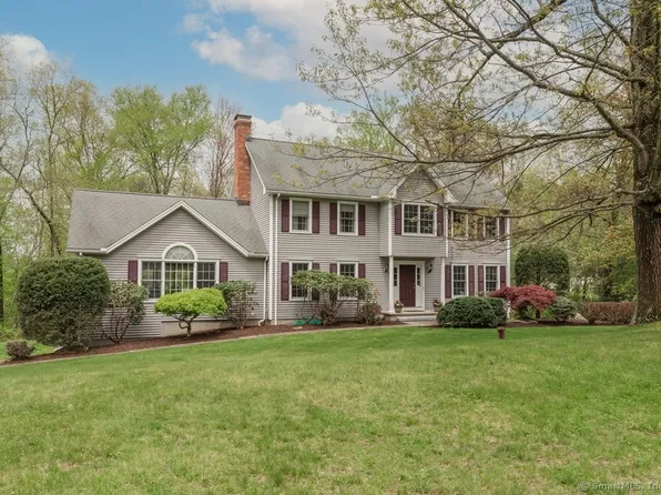 3 Hearthstone Lane, Newtown, CT 06482