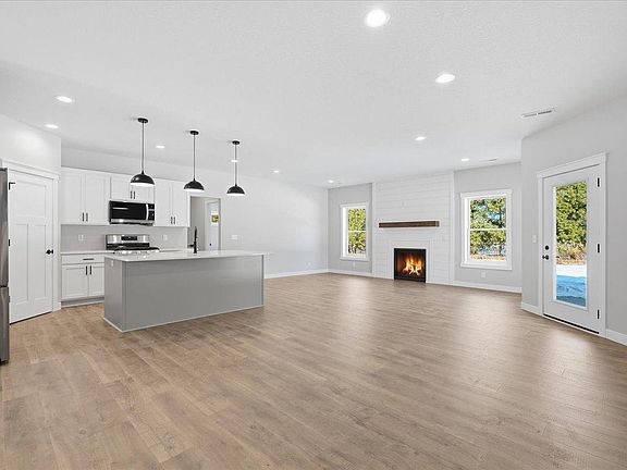 3rd image of 1276 200th Ave