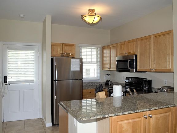 4th image of 2011 Marina Villa Dr