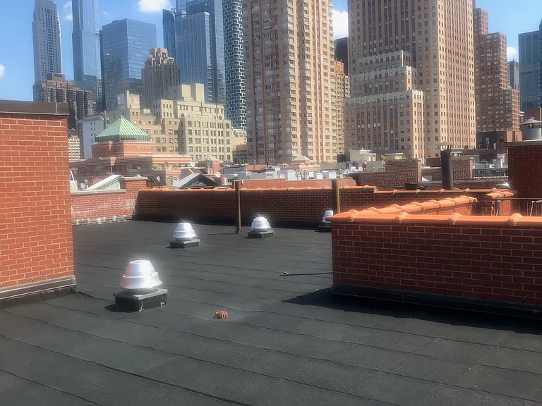 410 W 48th St #27 — Photo 8