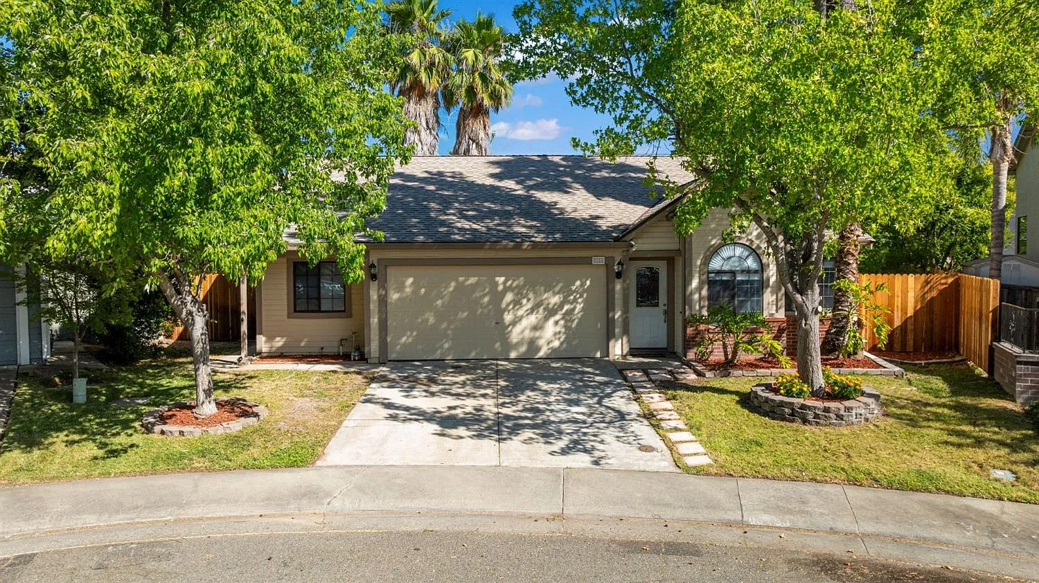 8556 Yellowtail Way photo 1