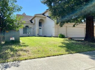6906 Cedar Bluff Way, Sacramento, CA 95823