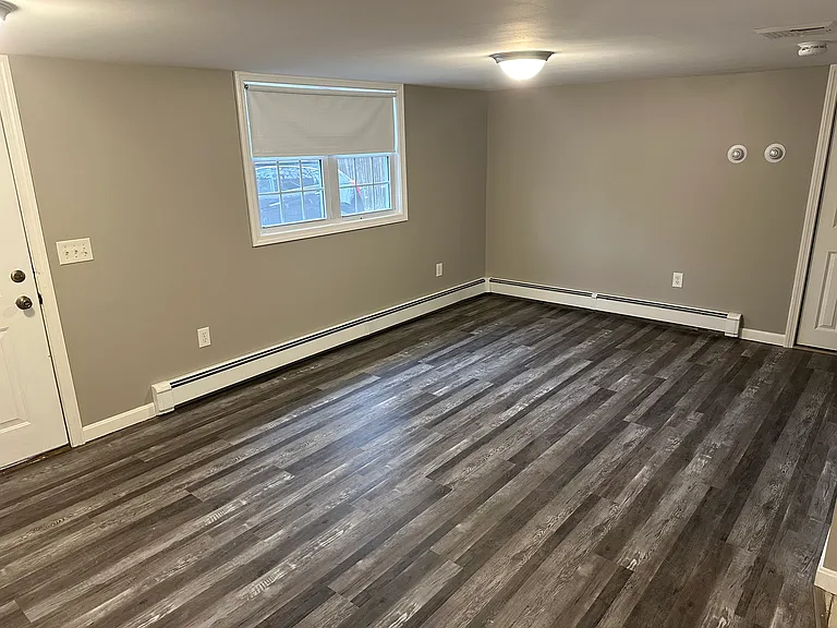 495 Winthrop St — Photo 10