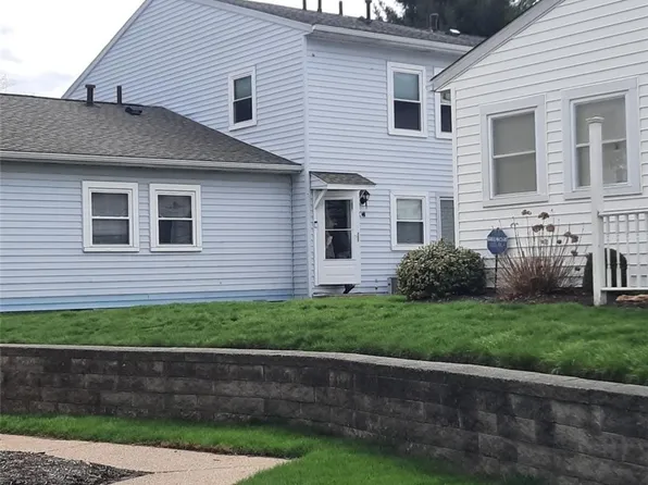 2555 Royal County Down Dr #17C, Uniontown, OH 44685