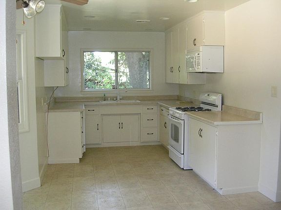 2nd image of 1545 W Longview Ave