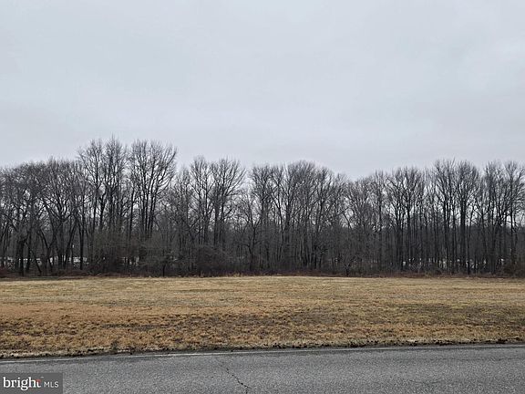 4th image of 355 Friendship Rd