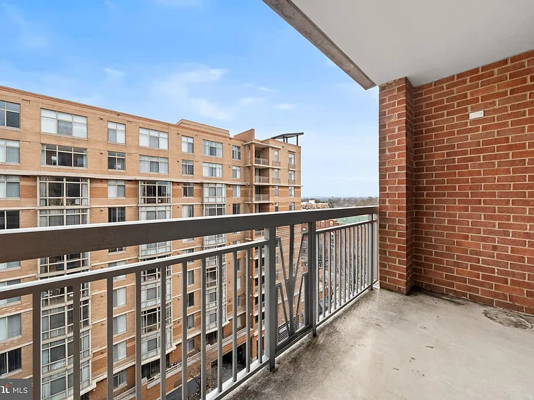 1020 N Highland St #907 — Photo 25