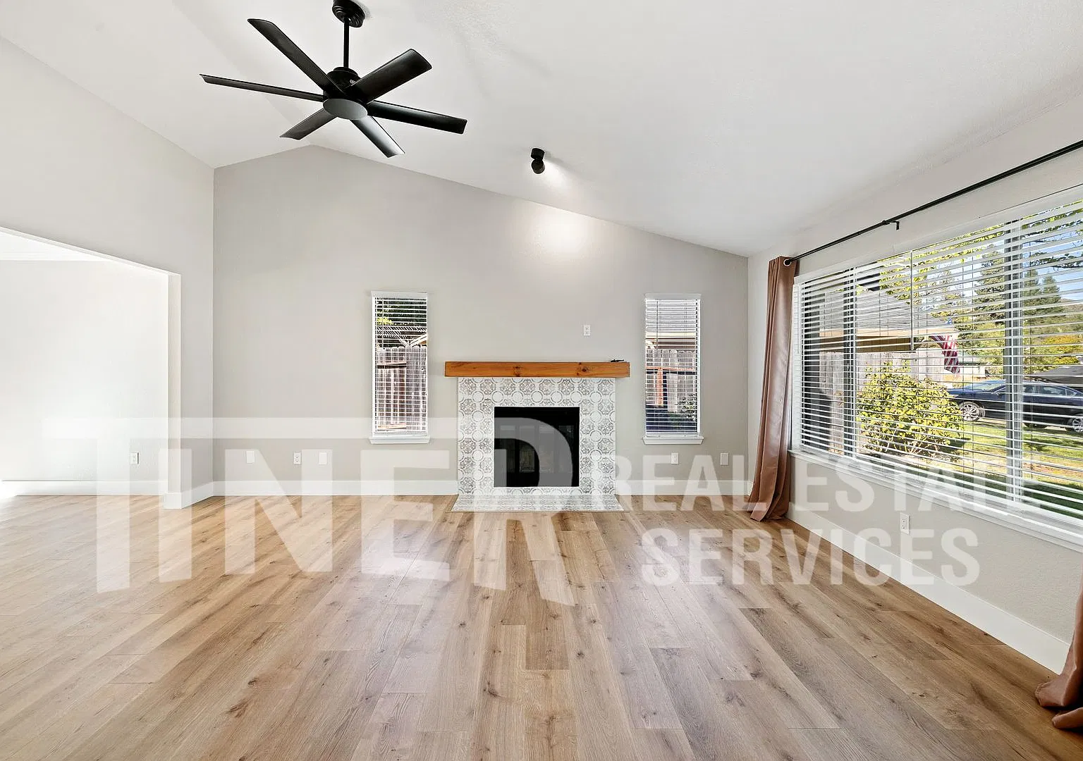 105 Gallagher Ct - Tier 1 - Beautifully Remodeled Folsom Home — Photo 2