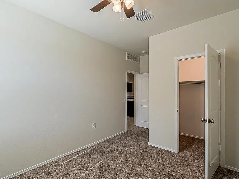 30738 W Columbus Ave — Photo 16