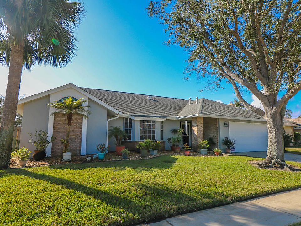 1st image of 1944 Glen Meadows Cir
