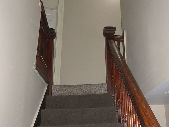 3rd image of 206 W Creighton Ave APT 3