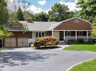 5 Horseshoe Ln, Rye Brook, NY 10573