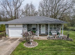592 Center St, Lebanon, MO 65536