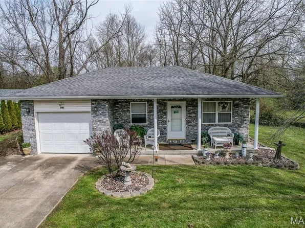 592 Center St, Lebanon, MO 65536